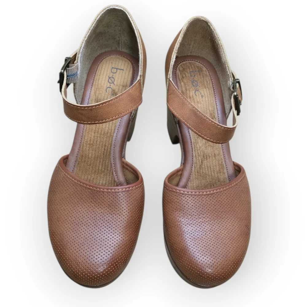 b.o.c. Gia clogs in brown leather, size 9. Mary Jane comfort shoes with block he